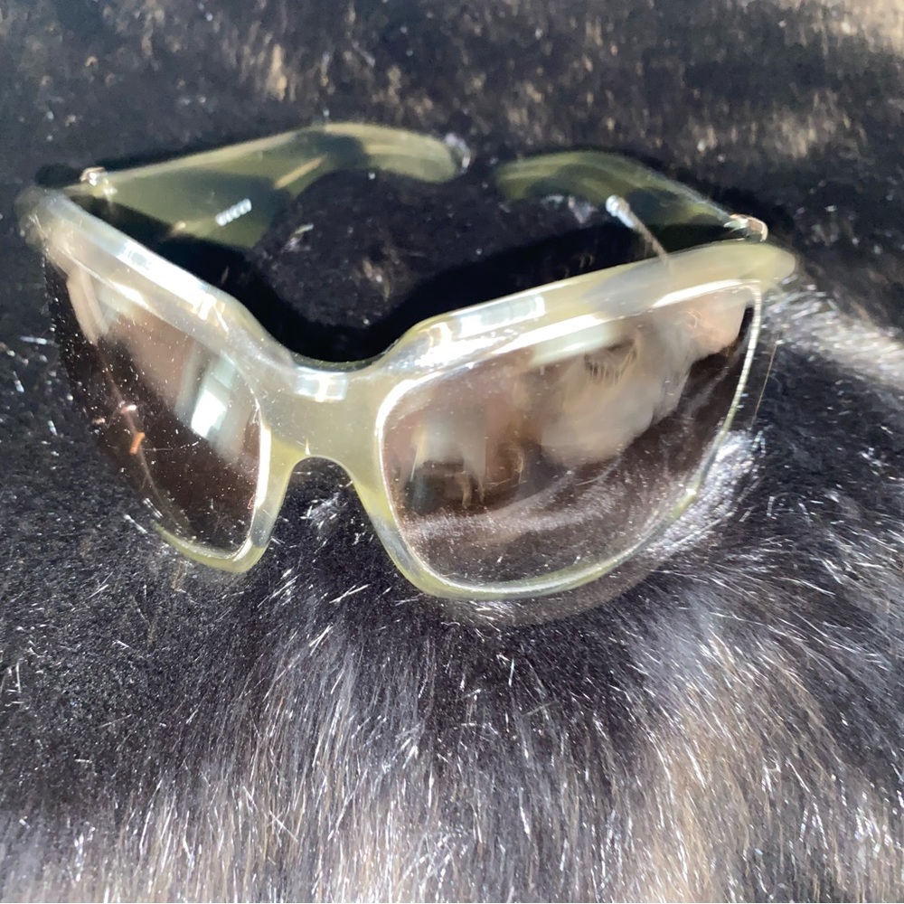Gucci Tortoiseshell Brown Gradient Women’s Sunglasses - Picture 6 of 15